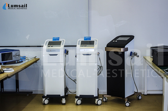 医学の放射状の衝撃波療法機械ESWTの痛みの軽減の衝撃の処置機械