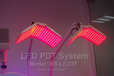 表面処置のための4色の光子が付いているPDT LED Phototherapy機械をきつく締める鉱泉の皮